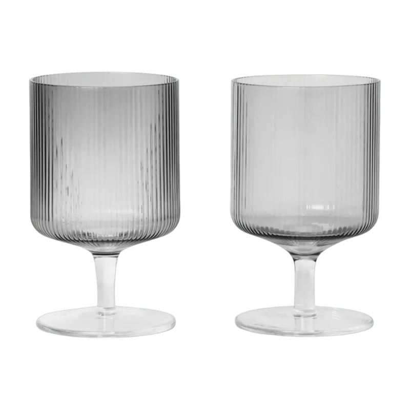 2 Verres à vin fumés Ripple - Ferm Living - The Cool Republic