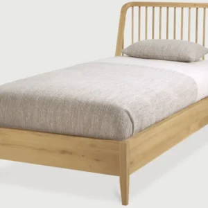 Lit en bois Spindle - Ethnicraft — 391069.jpg