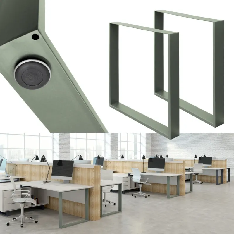 Moderne Büromöbel mit Schreibtischen und Monitoren in einem hellen Raum.