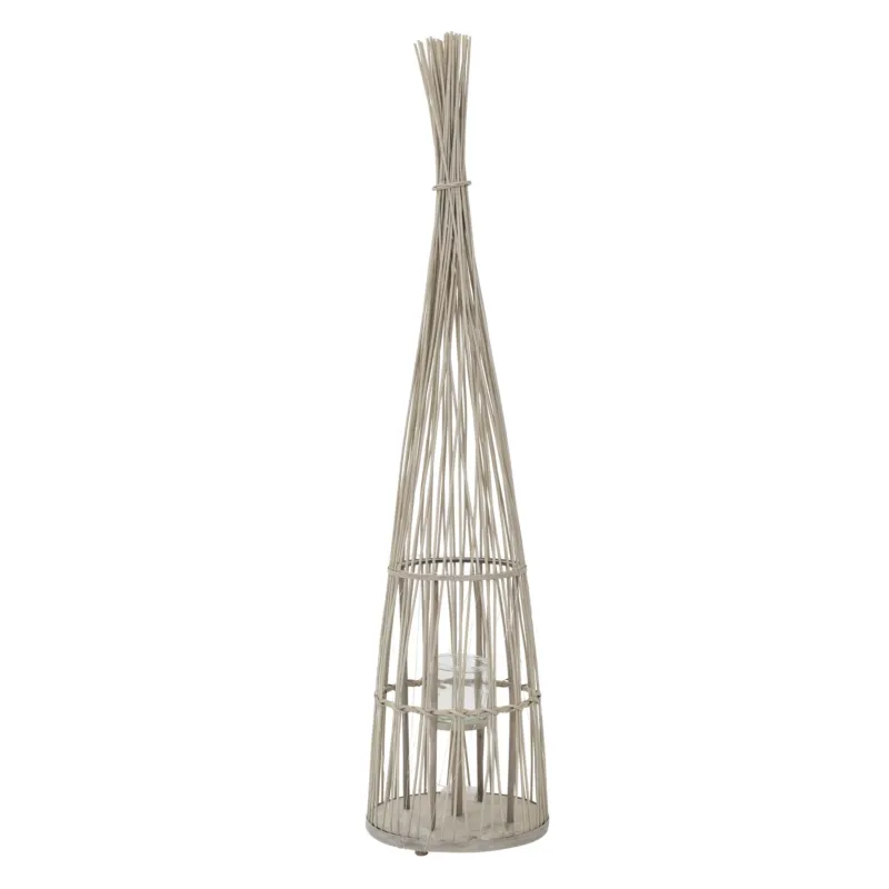 Einzelne dekorative Laterne aus Holz mit Glasbehälter.