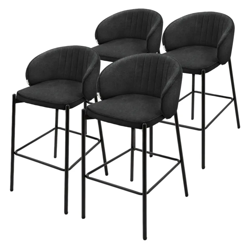 Vier schwarze Barhocker mit gepolsterter Sitzfläche und Rückenlehne.
