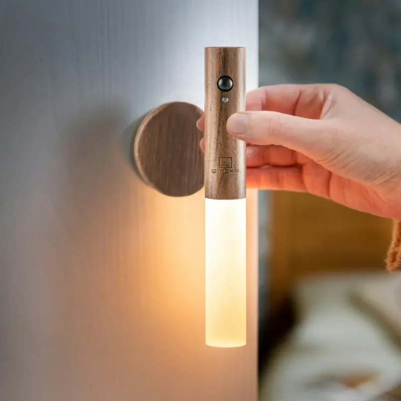 Smart-Baton-Light-Walnuss-Gingko-05