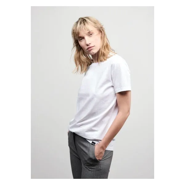 T-Shirt-Item-No-1-weiss-Standard-Project-03