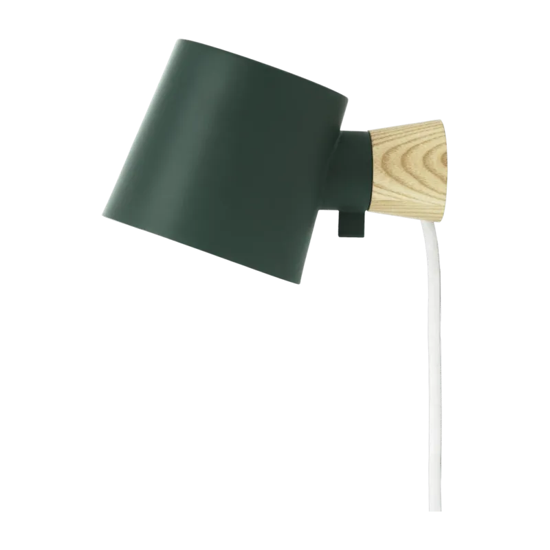Applique avec prise en métal vert pétrol Rise - Normann Copenhagen - The Cool Republic
