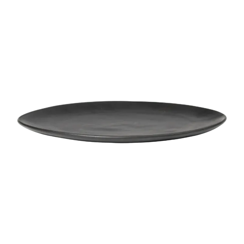 Assiette en porcelaine noire 22 cm Flow - Ferm Living - The Cool Republic