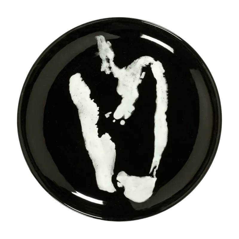 Assiette S noir avec poivron blanc Feast - Serax - The Cool Republic