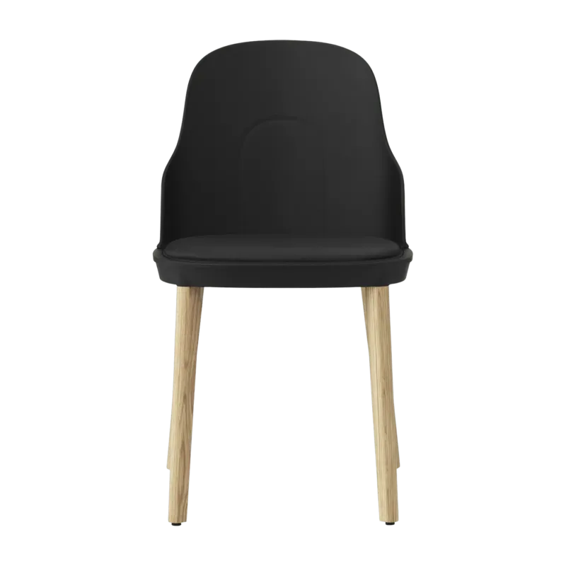 Chaise à l'assise en cuir noir et au pietement en chêne Allez noir - Normann Copenhagen - The Cool Republic