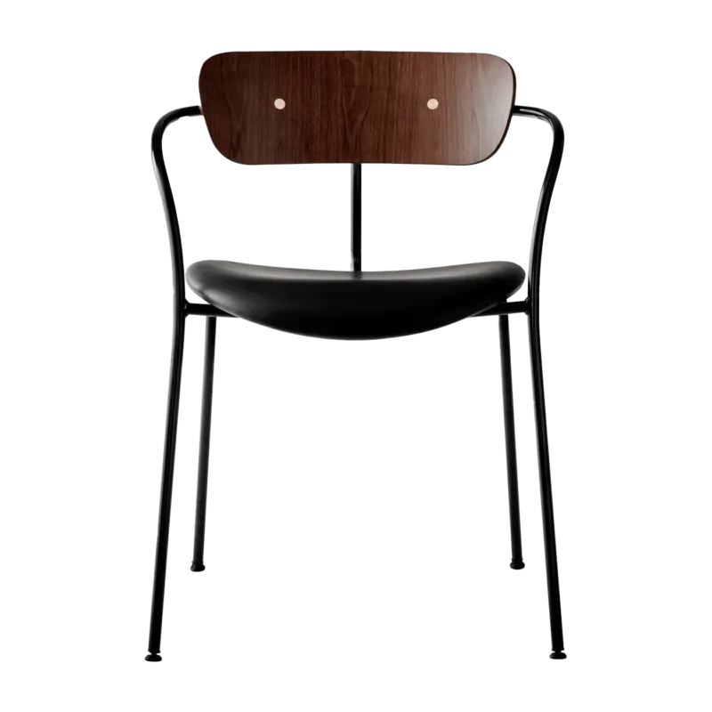 Chaise avec accoudoirs en cuir et noyer AV4 Pavilion - &tradition - The Cool Republic
