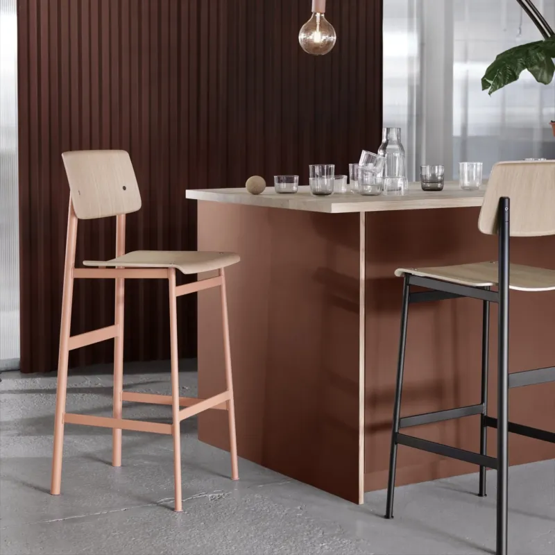 Chaise de bar en chêne et assise noire 75 cm Loft - Muuto - The Cool Republic