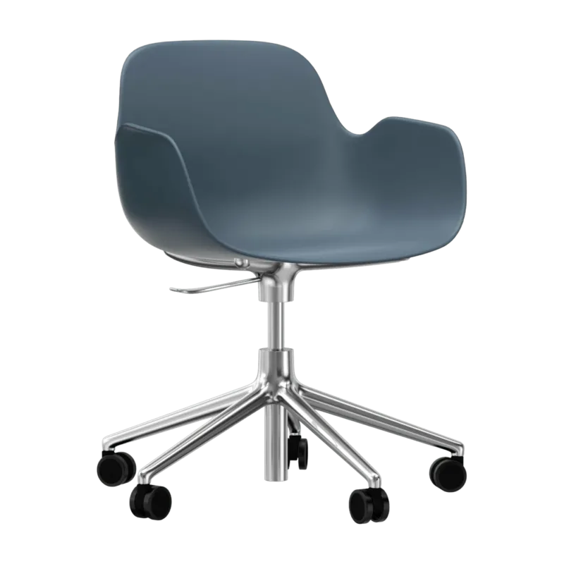 Chaise de bureau avec accoudoirs en aluminium et pp bleu Form - Normann Copenhagen - The Cool Republic