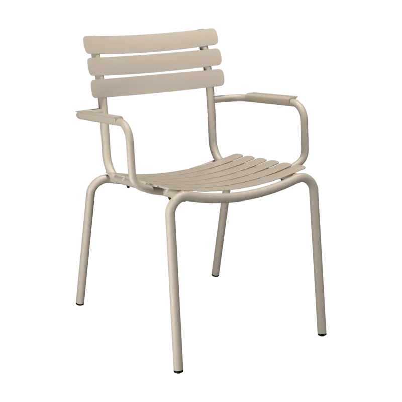 Chaise d'extérieur en aluminium beige avec accoudoirs 59x63x82cm Alua - Houe - The Cool Republic
