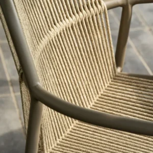 Chaise d'extérieur en aluminium thermolaqué et corde sable 60x63x81cm Sweep - Vincent Sheppard - The Cool Republic