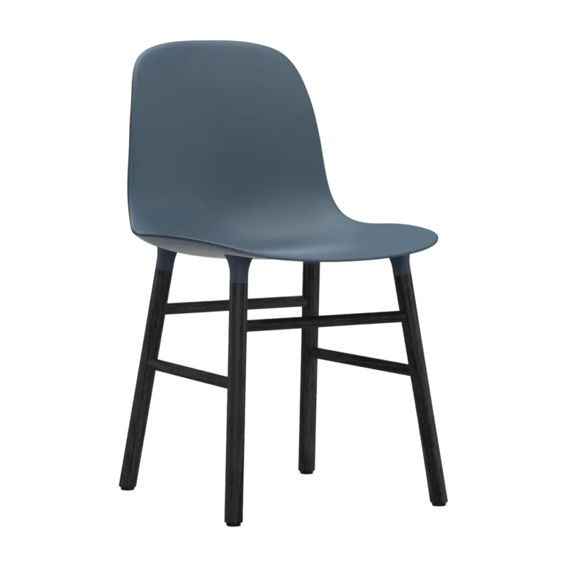 Chaise en bois noir et pp bleu Form - Normann Copenhagen - The Cool Republic