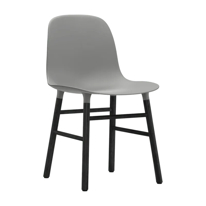 Chaise en bois noir et pp gris Form - Normann Copenhagen - The Cool Republic