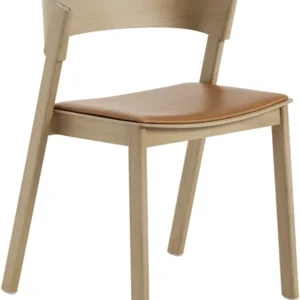 Chaise en chêne naturel et assise cuir Cognac Cover - Muuto - The Cool Republic