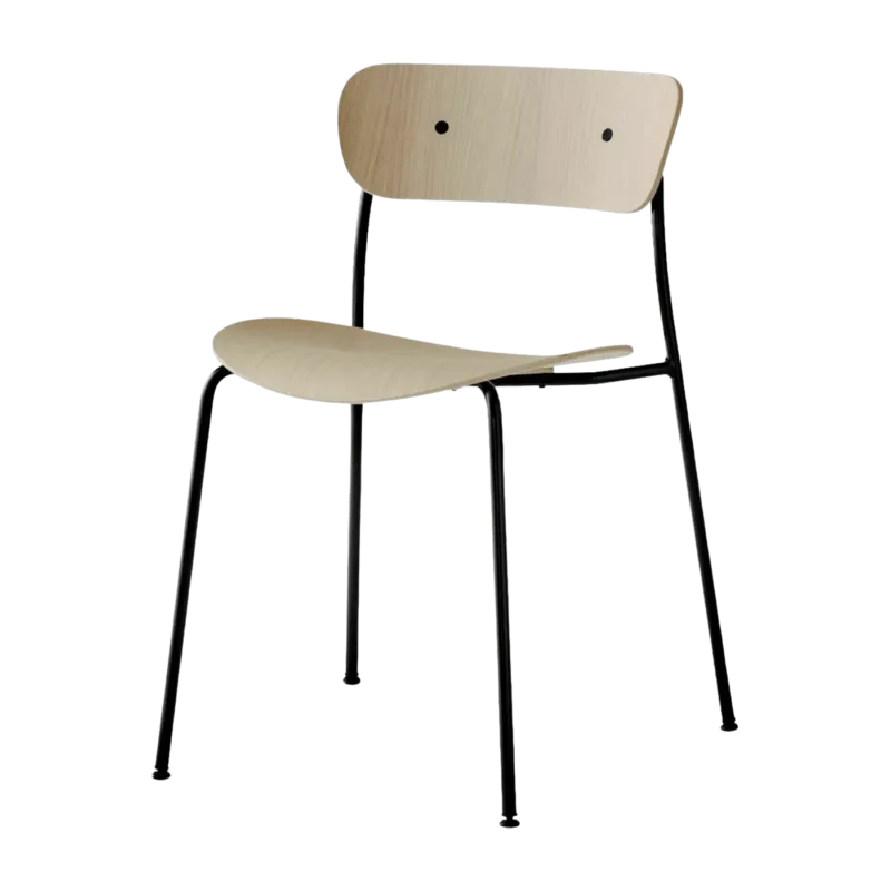Chaise en chêne naturel et piètement noir AV1 Pavilion - &tradition - The Cool Republic