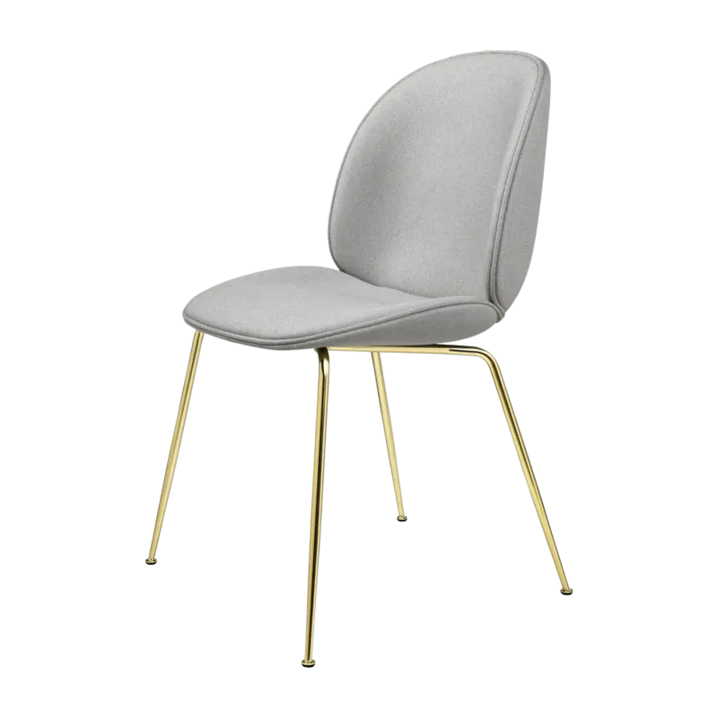 Chaise en tissu gris piétement laiton Beetle - Gubi - The Cool Republic