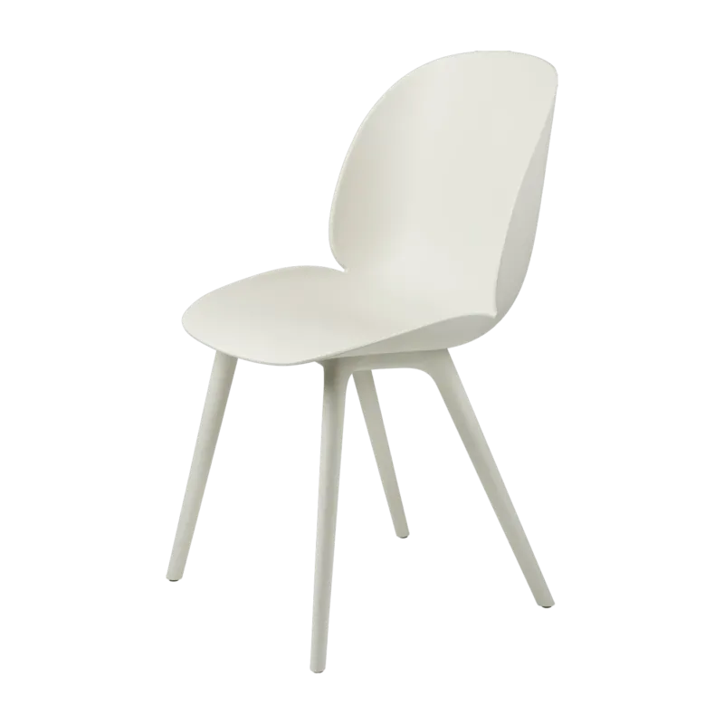 Chaise extérieure en plastique blanche Beetle - Gubi - The Cool Republic