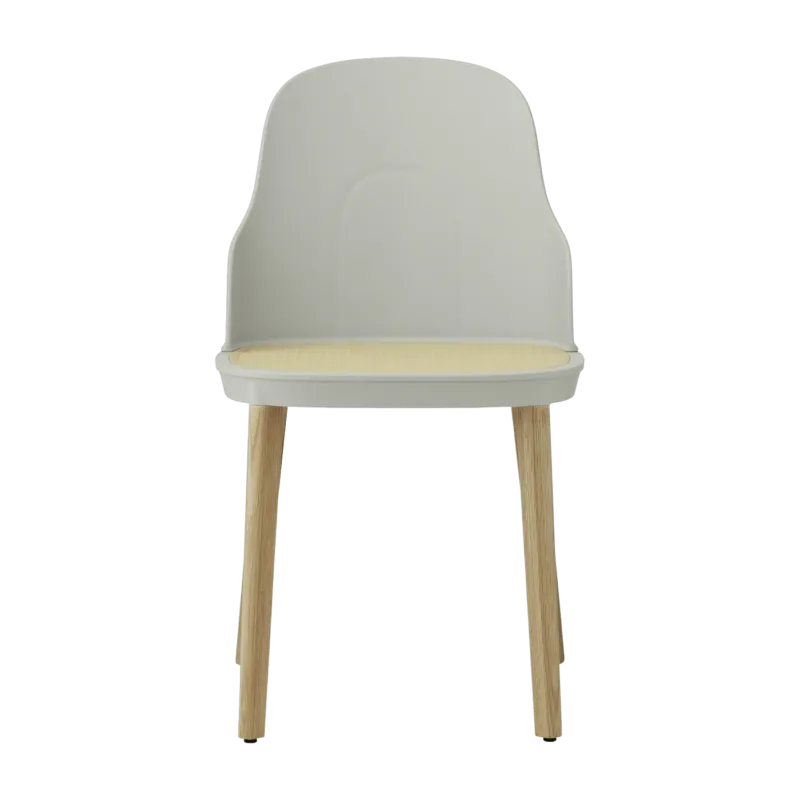 Chaise gris chaud à l'assise en cannage moulé et au pietement en chêne Allez Warm Grey - Normann Copenhagen - The Cool Republic