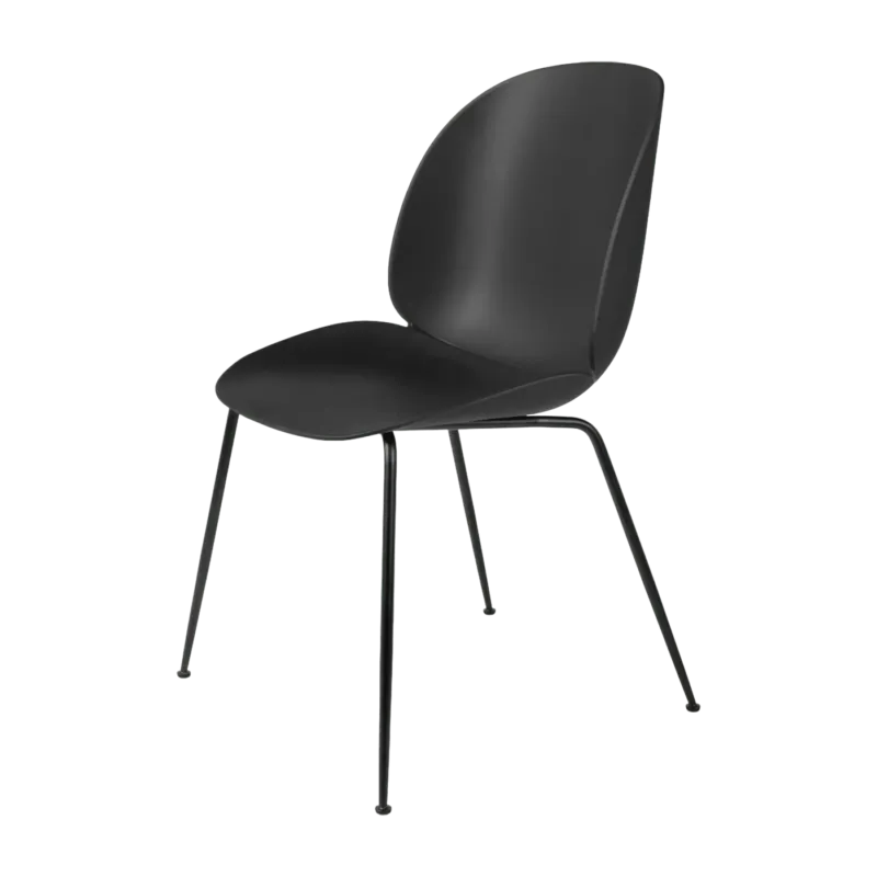 Chaise noire piétement en métal noir Beetle - Gubi - The Cool Republic