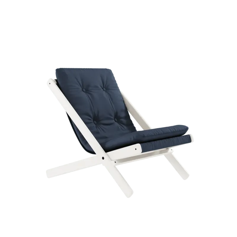 Chaise pliante en hêtre blanc et matelas en coton bleu marine 65x88x75cm Boogie raw - Karup Design - The Cool Republic
