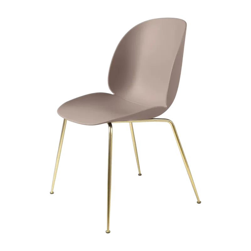 Chaise rose clair piétement laiton Beetle - Gubi - The Cool Republic
