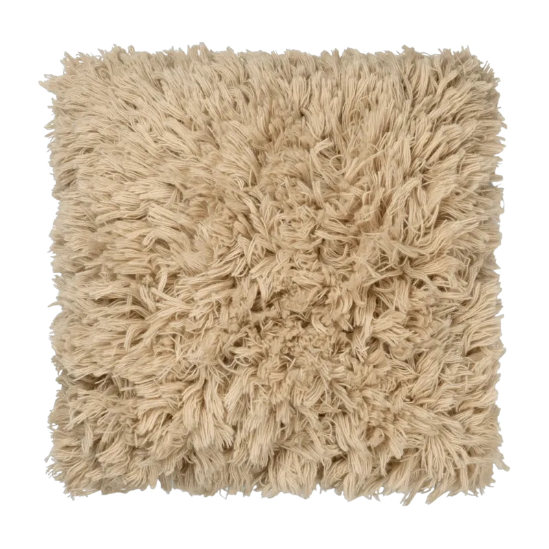 Coussin à poils longs sable clair 50 x 50 cm Meadow - Ferm Living - The Cool Republic
