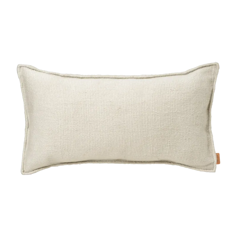 Coussin extérieur en polyester recyclé blanc cassé 53 x 28 cm Desert - Ferm Living - The Cool Republic