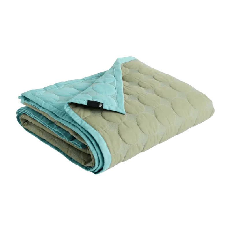 Couverture de lit vert olive 235 x 245 cm Mega Dot - HAY - The Cool Republic
