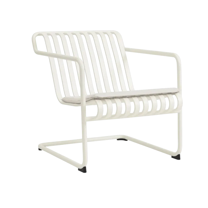 Fauteuil de jardin avec accoudoirs en acier blanc crème Palissade - HAY - The Cool Republic