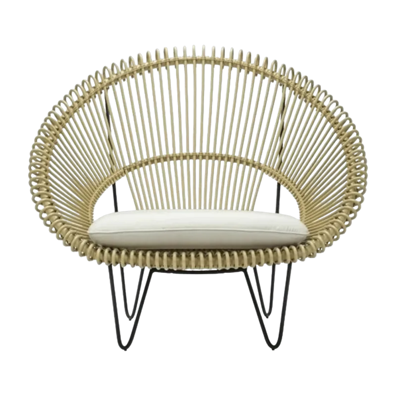 Fauteuil d'extérieur camel et coussin canvas Roy Cocoon - Vincent Sheppard - The Cool Republic