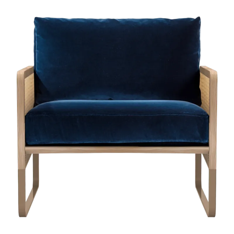 Fauteuil en velours bleu marine et en chêne Cannage - RED Edition - The Cool Republic