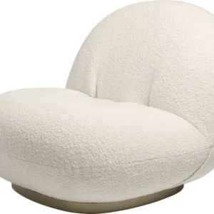 Fauteuil lounge en tissu karakorum dedar blanc et métal or nacré Pacha - Gubi - The Cool Republic