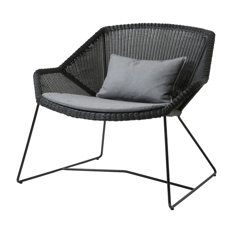 Fauteuil noir avec coussins gris Breeze lounge - Cane-Line - The Cool Republic
