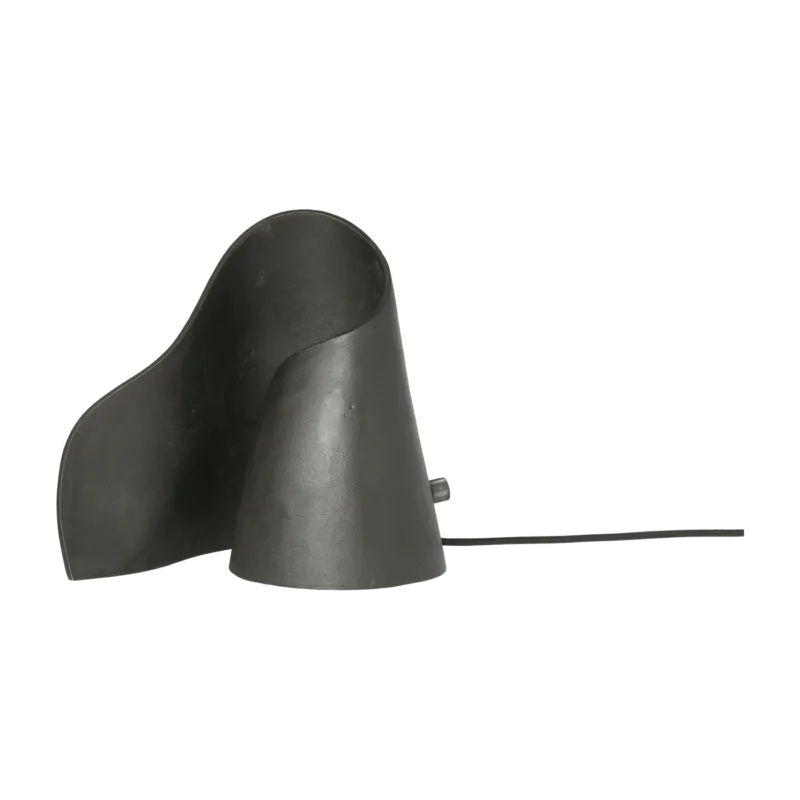 Lampe de table en aluminium noir 25 x 23,6 x 17,3 cm Oyster - Ferm Living - The Cool Republic