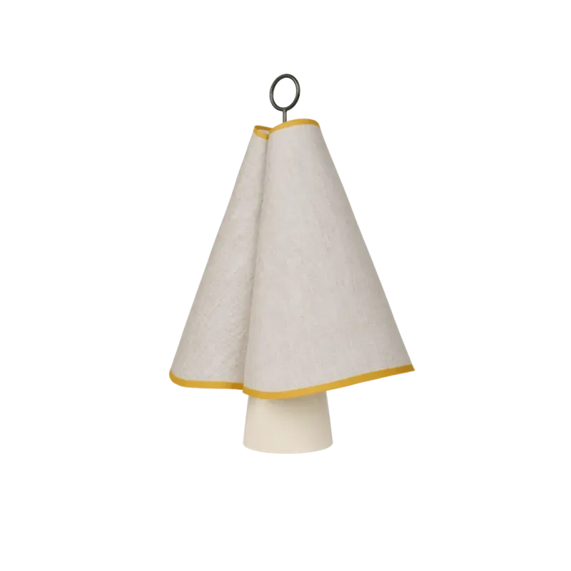 Lampe portable en céramique et toile beige et jaune 27x38x19cm Hornbæk - Gubi - The Cool Republic