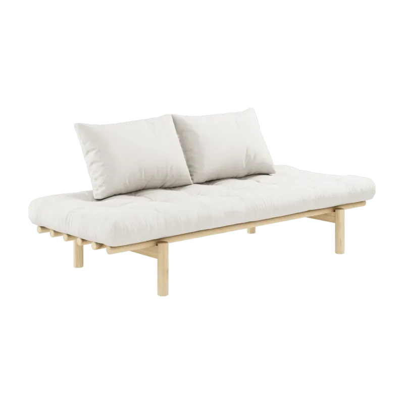 Lit de jour en bois naturel et matelas écru Pace - Karup Design - The Cool Republic