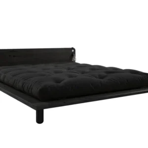 Lit en bois noir avec matelas noir et lampes de chevet 140x200cm Peek Comfort - Karup Design - The Cool Republic