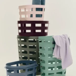 Panier de linge en plastique recyclé bleu 57,5 x 37,5 x 24,5cm Basket - HAY - The Cool Republic