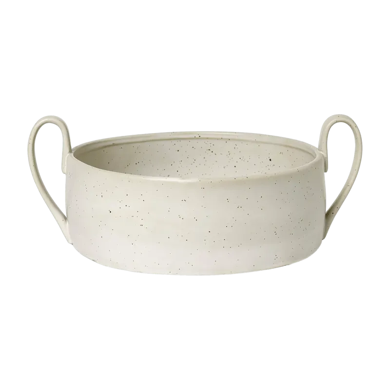 Plat avec anses en porcelaine blanc cassé Flow - Ferm Living - The Cool Republic