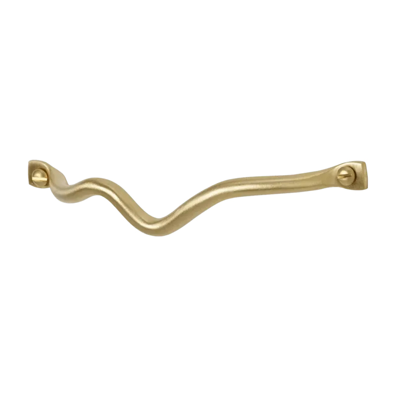 Poignée en laiton Curvature - Ferm Living - The Cool Republic