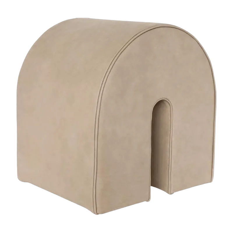 Pouf incurvé en cuir beige - Kristina Dam Studio - The Cool Republic