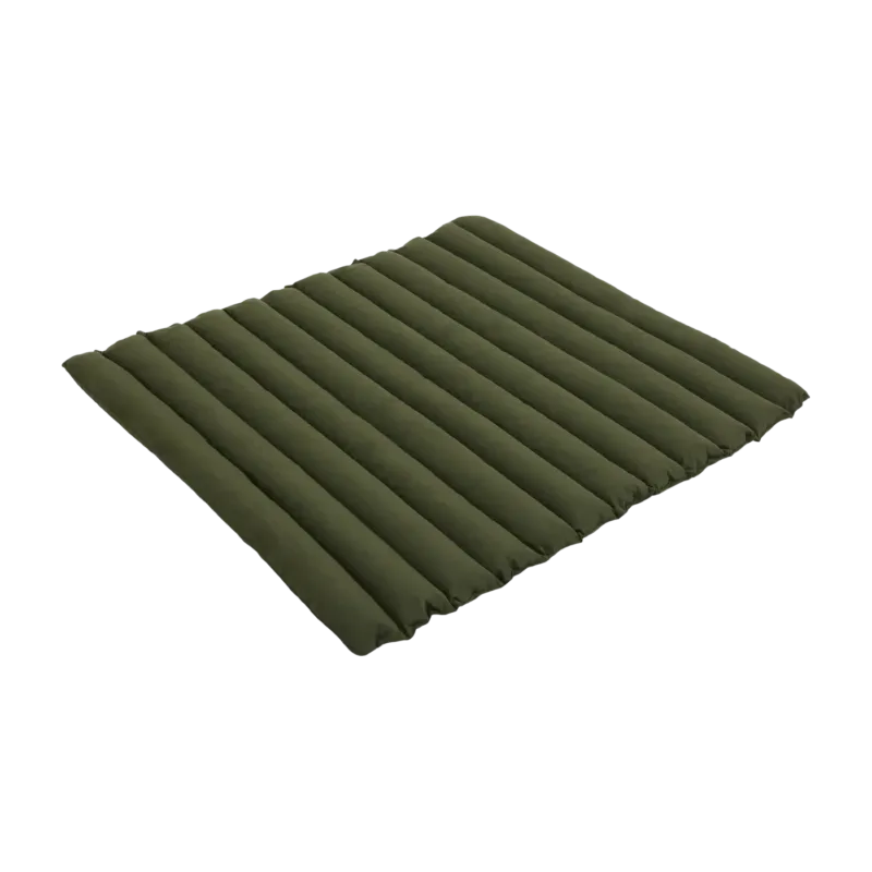 Coussin matelassé en oléfine olive pour canapé Palissade - Hay