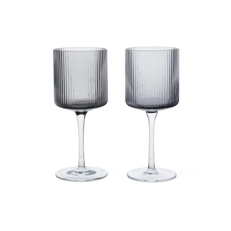 2 verres à vin blanc en verre gris fumé 7,2x16,8cm Ripple - Ferm Living