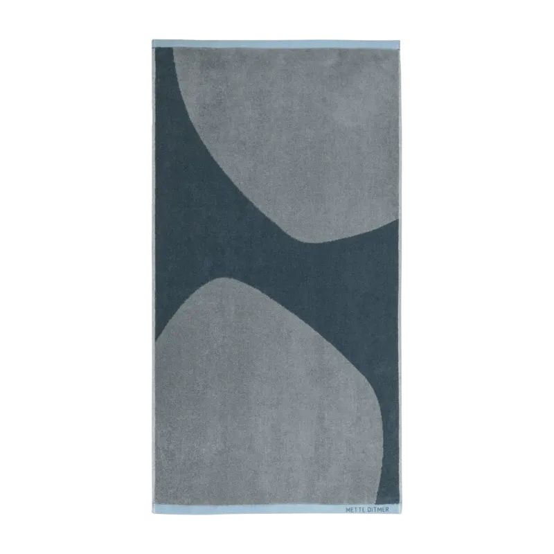 Serviette de bain bleu ardoise 70 x 133 cm Rock - Mette Ditmer - The Cool Republic