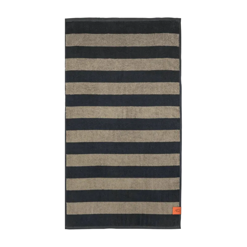 Serviette de bain rayée sable et gris 70 x 135 cm Aros - Mette Ditmer - The Cool Republic
