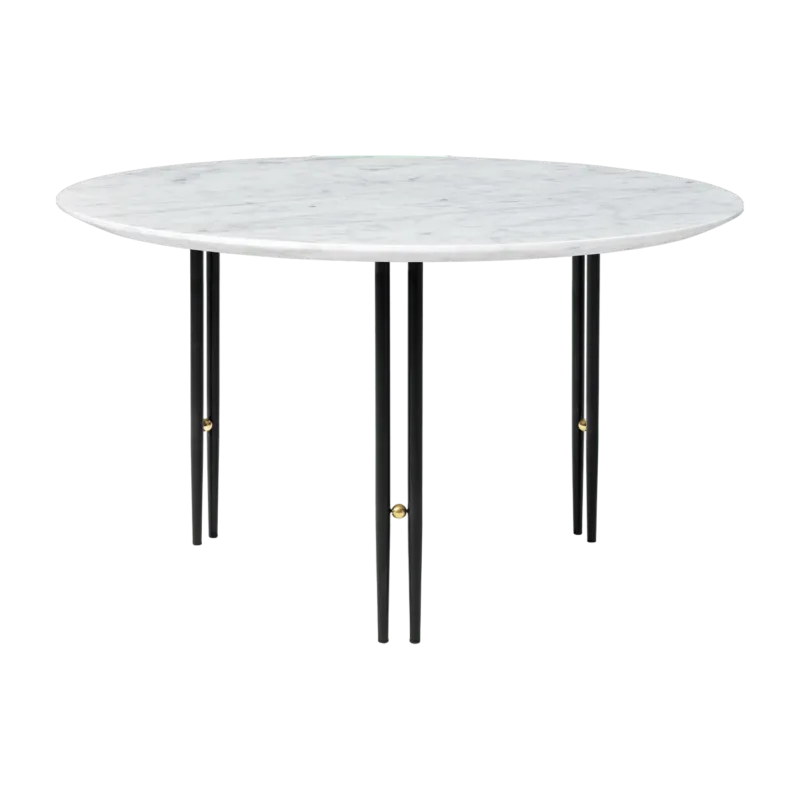 Table basse ronde en marbre blanc et base en laiton noire 70 cm IOI - Gubi - The Cool Republic