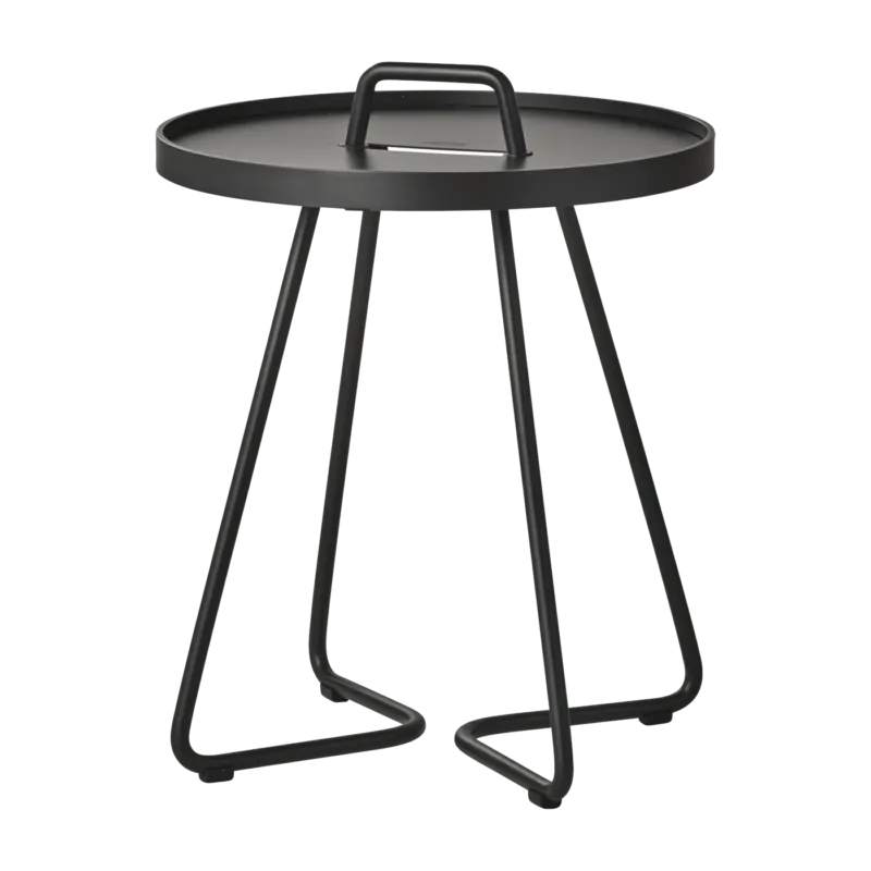 Table d'appoint 46,5 cm en aluminium noir On-the-move - Cane-Line - The Cool Republic