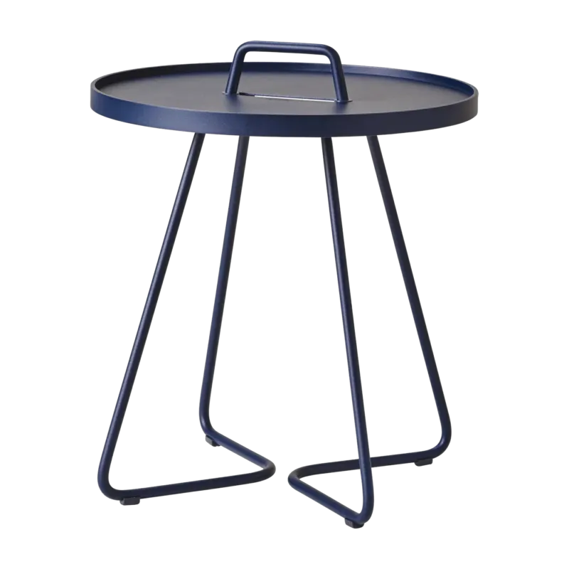 Table d'appoint 54 cm en aluminium bleu nuit On-the-move - Cane-Line - The Cool Republic