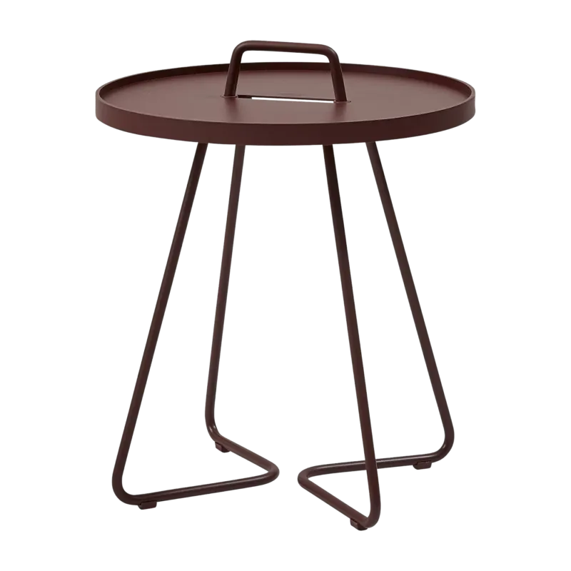 Table d'appoint 54 cm en aluminium bordeaux On-the-move - Cane-Line - The Cool Republic